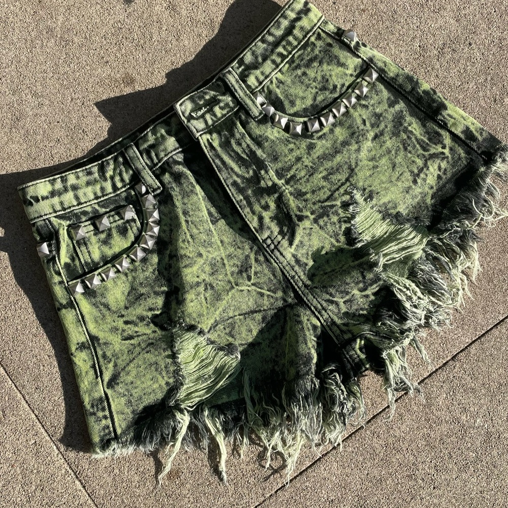 Current Mood Distressed Green high waisted shorts